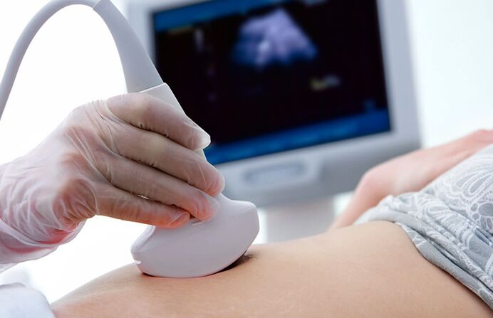 L’esame ecografico della vescica può aiutare a diagnosticare la cistite in una donna.